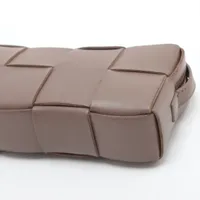 ボッテガヴェネタ マキシイントレチャート カセット レザー ショルダー
