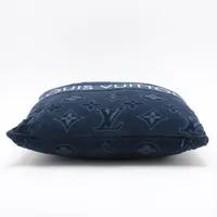 ルイヴィトン クッション M77782 LOUIS VUITTON Amazon.co.jp: (ルイヴィトン)LOUIS VUITTON M77782 クッサン