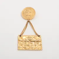 17時までの限定価額♡シャネル　マトラッセ　ブローチ シャネル CHANEL ブローチ ココマーク CCマーク ゴールド