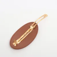 セリーヌ　皮　トリオンフ　バレッタ CELINE - 極美品◎CELINE セリーヌ トリオンフ レザーバレッタ