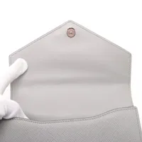 プラダ サフィアーノ レザー チェーンショルダーバッグ グレー 1BD127