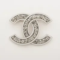 シャネルCHANEL25C ブローチ 中古・古着通販】CHANEL (シャネル) ブローチ｜ブランド・古着