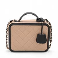 CHANEL フェーリ　限定品 CHANEL 22☆ミニ ハンドバッグ シャイニーカーフスキン (CHANEL