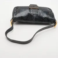 フェンディ マンマバケット パイソン ショルダーバッグ ネイビー