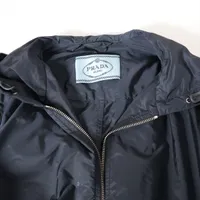 プラダ トライアングルロゴ 18年 ナイロン ジャケット 38 レディース