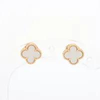 ヴァンクリーフ&アーペル スウィートアルハンブラ シェル ピアス