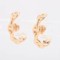新品・直営店購入　エルメス　シェーヌダンクル　アンシェネピアス　2本セット シェーヌダンクルアンシェネの新作ピアス🧡とってもかわいいです