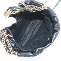 CHANEL 22 スモール シャイニーカーフスキン ブラック ゴールドチェーン Chanel 22 スモール ハンドバッグ、シャイニー カーフスキン