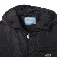 プラダ トライアングルロゴ ダウンコート 29E117 ファー　ＸＸＬ　三角 三角ロゴがポイント！PRADA(プラダ)のダウンジャケットが使える