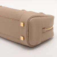 現行モデル✨ ロエベ ショルダーバッグ 2way アマソナ28 ベージュ ロエベ アマソナ28 レザー 2WAYショルダーバッグ ベージュ