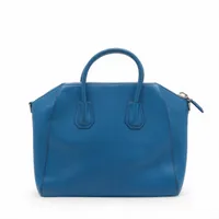 ジバンシィ アンティゴナ レザー ハンドバッグ ジバンシィの新作バッグ『アンティゴナ キューブ』が発売 | LVMH