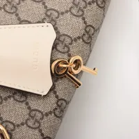 GUCCI GGスプリーム パドロック チェーンショルダーバッグ パドロック〕スモール ショルダーバッグベージュ＆エボニー GG