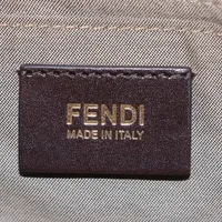 フェンディ ズッキーノ マンマバケット レザー ショルダーバッグ