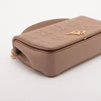 バーバリー TB ローラ レザー チェーンショルダーバッグ