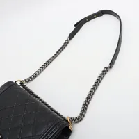 【極美品】シャネル ボーイシャネル28 ラージ レザー　ショルダーバッグ シャネル ボーイシャネル28 ラージ ラムスキン チェーン