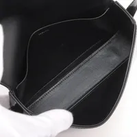 セリーヌ トリオンフ レザー ショルダーバッグ ブラック AP117814
