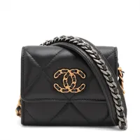 シャネル チェーンウォレット シャネル19 ラムスキンチェーンウォレット Chanel 19 チェーンウォレット - シャイニー ラムスキン