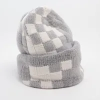 Louis Vuitton ダモフラージュニットキャップパール付きリバーシブル Louis Vuitton ダモフラージュニットキャップパール付きリバーシブル