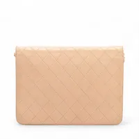 CHANEL マトラッセ チェーンショルダー プッシュロック ベージュ CHANEL マトラッセ チェーンショルダー プッシュロック ベージュ