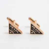 【PRADA】l ピアス モダン クール トライアングル ロゴ gold プラダ トライアングルロゴ カフス 925 ゴールド×ブラック