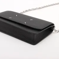 【極美品】メゾンマルジェラ 4ステッチ レザー チェーンウォレット ブラック メゾンマルジェラ 4ステッチ レザー チェーンウォレット