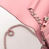 【美品】シャネル（CHANEL)　チェーンベルト　カメリア　ピンク　シルバー シャネル カメリア ラムスキン チェーンウォレット ピンク
