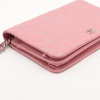 【美品】シャネル（CHANEL)　チェーンベルト　カメリア　ピンク　シルバー シャネル カメリア ラムスキン チェーンウォレット ピンク