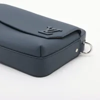 ヴィトン LVアエログラム ファストライン メッセンジャー M22611