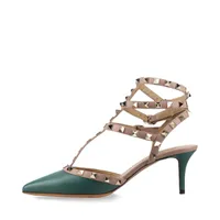箱付き＊ヴァレンティノ ロックスタッズストラップパンプス ブラック Valentino ロックスタッズ ストラップパンプス ブラック 靴