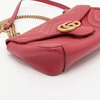 Gucci レッド ショルダーバッグ GUCCI グッチ GGマーモント ショルダーバッグ レザー レッド