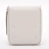 マルジェラ Vitkac コラボ 二つ折り 財布 レザー 4ステッチ ホワイト メゾンマルジェラ 4ステッチ レザー 財布 ホワイト A3766067