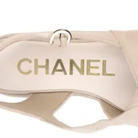 【美品】CHANEL ビーチサンダル ココマーク レザー アイボリー  37 美品】CHANEL ビーチサンダル ココマーク レザー アイボリー 37