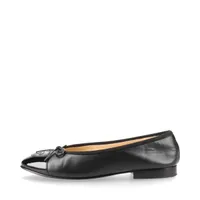 シャネル パンプス ツートン 美品 モノトーン 革 35.5 パーティ