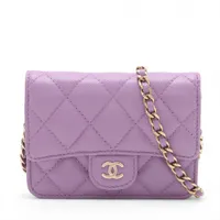 ころんと可愛い名品【CHANEL】ショルダーバッグ コロンとしたフォルムが可愛いシャネル19のチェーンショルダー