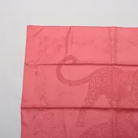 HERMES シルクモスリン ストール ジャングル・ラブ ピンク 60×170 中古・古着通販】HERMES (エルメス) シルクモスリン Peuple du Vent 風