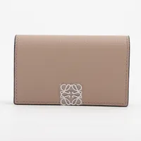 ロエベ アナグラム レザー カードケース ベージュ 金具に保護