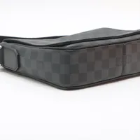 LOUIS VUITTON ディストリクトPM NV3 N42710 ヴィトン ダミエ ・グラフィット ディストリクト PM NV3 N42710
