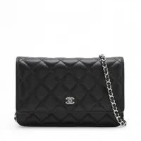 国内即発 CHANEL キャビア スマホが収納出来る マルチウォレット 国内即発 CHANEL キャビア スマホが収納出来る マルチウォレット