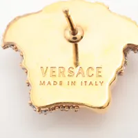 未使用級✨　VERSACE　ピアス　メデューサ　ラインストーン　ロゴ　614 VERSACE ピアス ベルサーチ ヴェルサーチェ メドゥーサ ロゴ