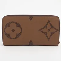ヴィトン ジャイアントモノグラムリバース ジッピーウォレット