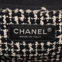 CHANEL ロゴネクタイ ダークグレー バックチェーン有り 23B！すぐ届く【CHANEL】チェーンクラッチ (CHANEL/ショルダー
