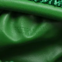 BOTTEGA VENETA ミニ ザ・ポーチ ブークレ カーリー ラフィア 緑 ボッテガヴェネタ ミニ ザ ポーチ ラフィア ショルダーバッグ