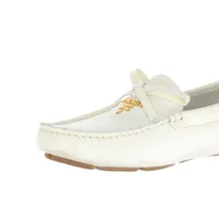 プラダドライビングシューズ35 1/2 プラダ パテントレザー ドライビングシューズ 35 1/2 レディース