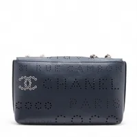 CHANEL バングル 黒 ダブルCロゴ チェーンデザイン 今日特価】CHANEL シャネル 新モデル ダブル C 透かし編み幅広