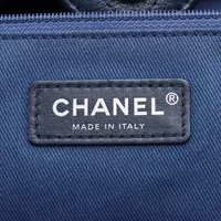 高級感漂う！【Chanel】ロゴプレート カメラバッグ ライトブルー CHANEL ライトパープル ショルダーバッグ