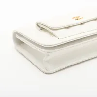 シャネル マトラッセ キャビアスキン チェーンウォレット ホワイト  