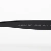 CHANEL ブラック サングラス ロゴデザイン 新品未使用】CHANEL ブラックロゴサングラス - メルカリ
