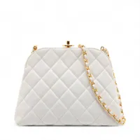 CHANEL マトラッセ　チェーンショルダーバッグ　ラムスキン　ホワイト CHANEL - シャネル マトラッセ ココマーク チェーン ショルダー