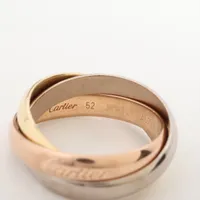 カルティエ トリニティリング Au750 サイズ8 カルティエ トリニティ リング 750(WG)×セラミック 56 AB