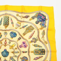 極美品　エルメス　カレ90 シルク素材　スカーフ　香水瓶柄　素材タグ有 HERMES 未使用 超美品 エルメス スカーフ 90 カレ 希少 レア